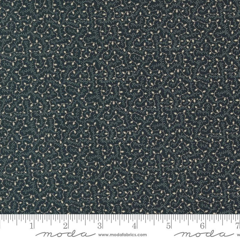 Blackbirds Nest by Kansas Troubles Quilters Nesting: Black