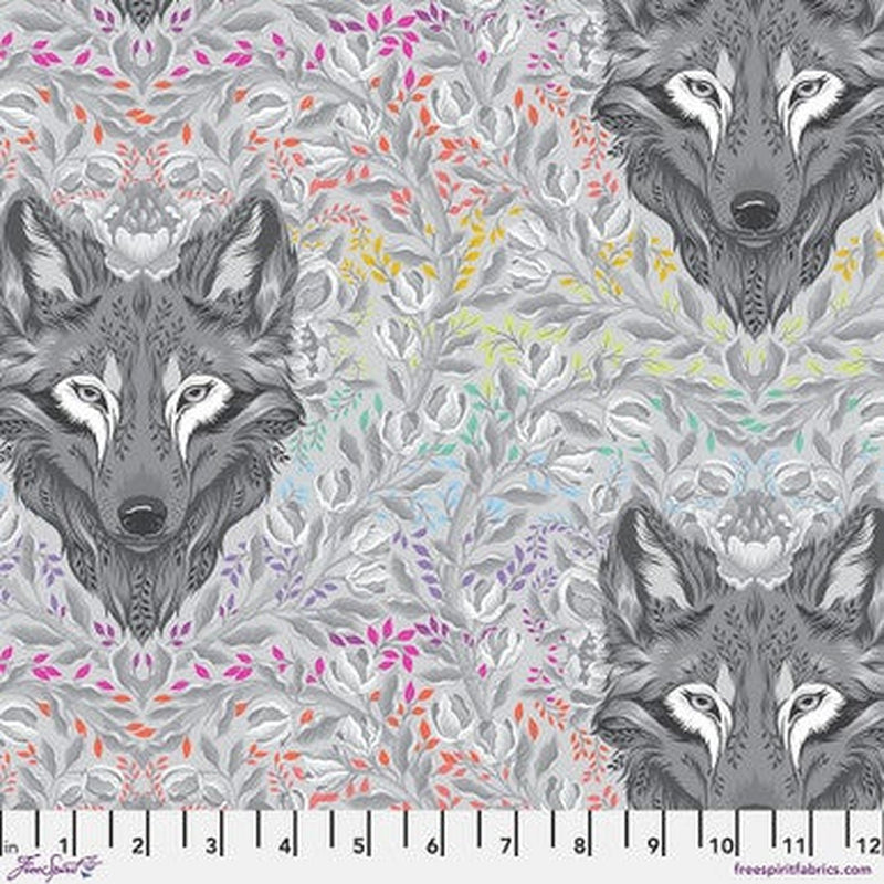 Graywork by Tula Pink - Wolf of Pink Street - Fog